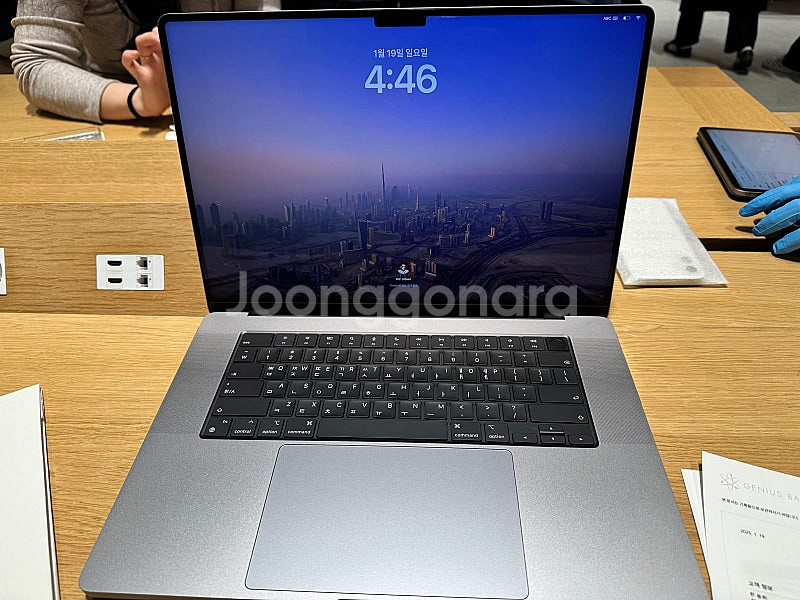 새것 맥북프로 16인치 2021 m1 pro [ 베터리...--4