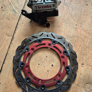 포르자 300 350 브렘보 브레이크