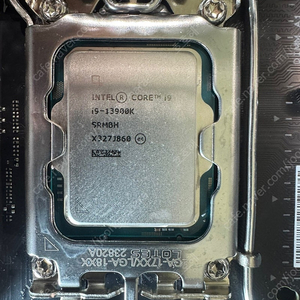 인텔 13세대 i9 13900K + Tuf Gaming Z790-plus D4 세트로 팝니다.