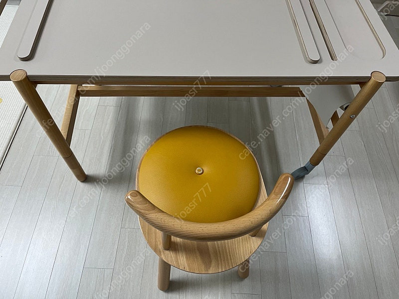 Smld 책상의자, Lakeshore전면책장 이미지