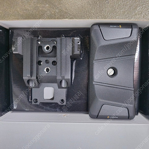 블랙매직 URSA Shoulder Mount Kit