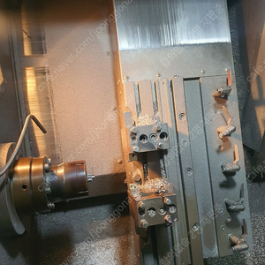 두산CNC Lynx220G 6인치 선반 (갱타입)