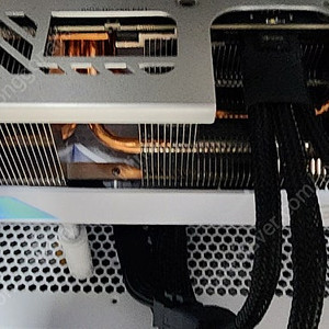 기가바이트 RTX 4080 SUPER AERO