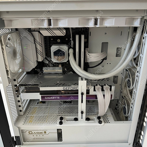 고사양 본체 라이젠 5800x + 3080ti (화이트 컨셉) 팝니다