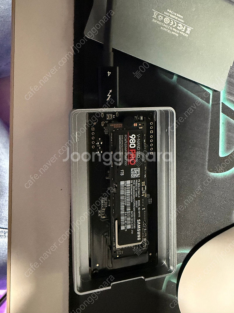 아카시스 썬더볼트4 인클로저+ 삼성 980pro 1tb--0
