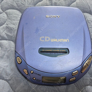 SONY 워크맨 CDP D-E404 블루색상 정상작동품 판매합니다.