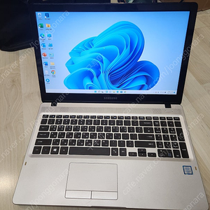 삼성노트북5 (nt500r5l) , 엘지노트북 (15u560) 노트북팝니다.