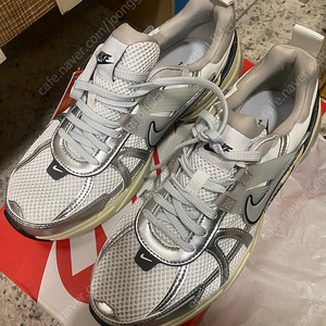 나이키V2K 250