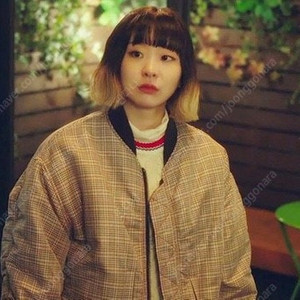 스튜디오톰보이 리버시블 항공점퍼 (김다미 착용)