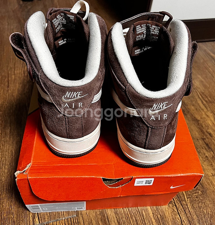나이키 에어포스1 07 미드 초콜릿스웨이드270 제품 판매합니다--4