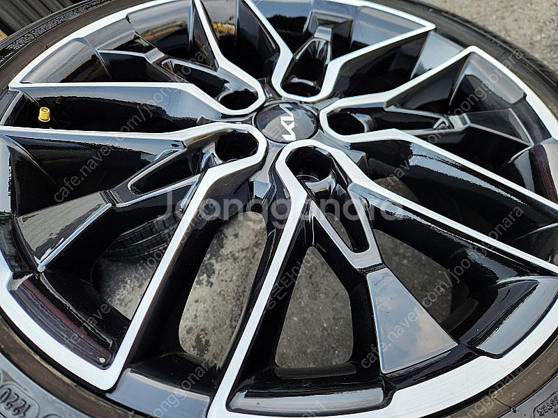 [판매] 기아 K5 DL3 19인치 순정휠 타이어 세트 팝니다. 245 40 19--5