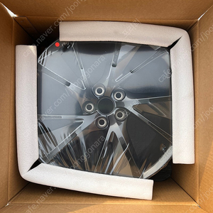 G70 스포츠 19인치 휠 +타이어 미사용 개봉품 합니다