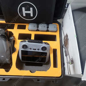DJI AIR3S 플라이모어콤보 RC2+하드케이스 미사용 팝니다.