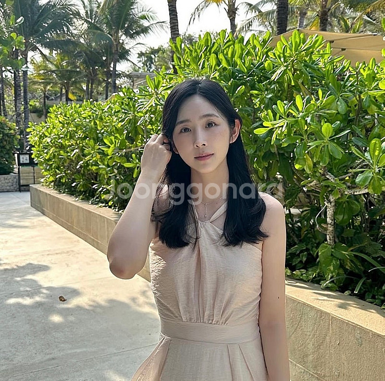 클루이가넷 홀터넥 맥시 원피스 연핑크 새상품--1