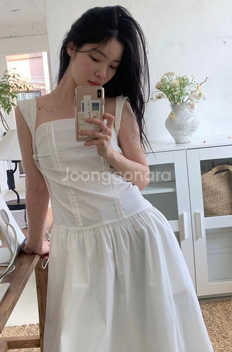 Lea Ribbon pintuck dress 르에 리본...--1