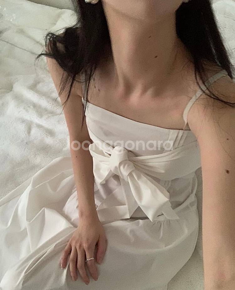 Lea Ribbon pintuck dress 르에 리본...--2