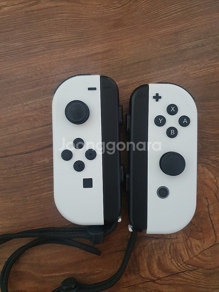닌텐도 스위치 조이콘 OLED 화이트 판매합니다.--0