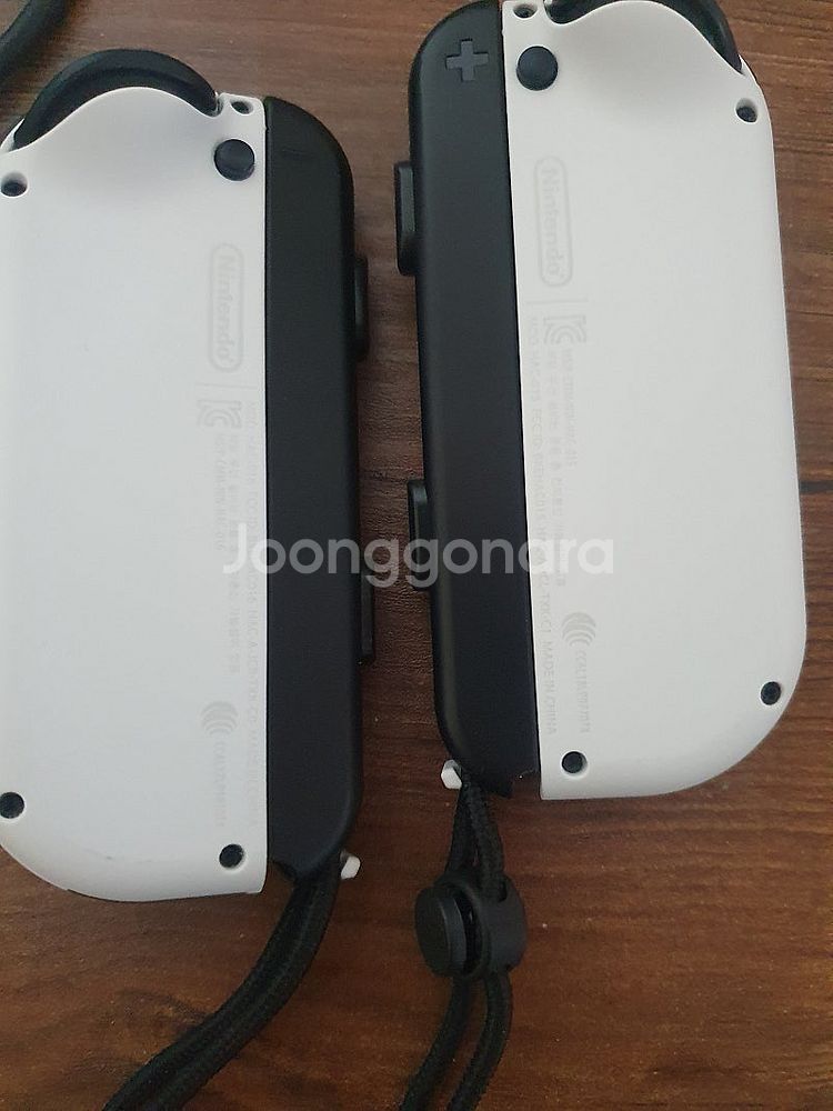 닌텐도 스위치 조이콘 OLED 화이트 판매합니다.--1