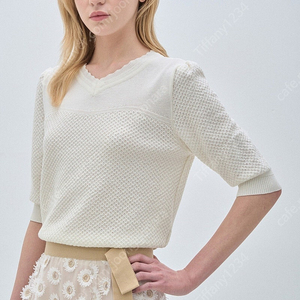 마인 울 블렌드 스캘럽 아일렛 니트 탑