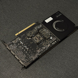 엔비디아 RTX A4000 (Quadro RTX A4000) 팝니다.