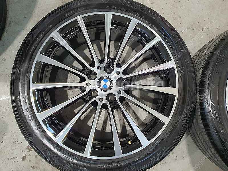 # BMW G20 3시리즈 18인치 휠타이어 판매합니다--3