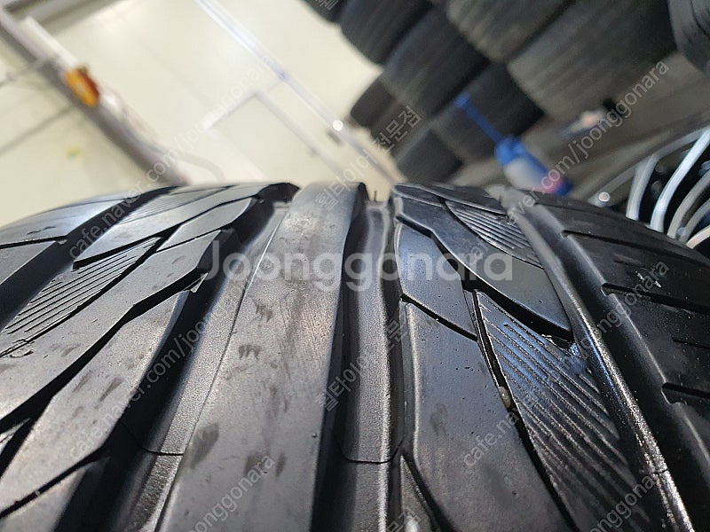 # BMW G20 3시리즈 18인치 휠타이어 판매합니다--5