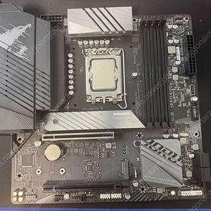 인텔 13600kf + 기가바이트 b760m 어로스엘리트 (13600k 아님)
