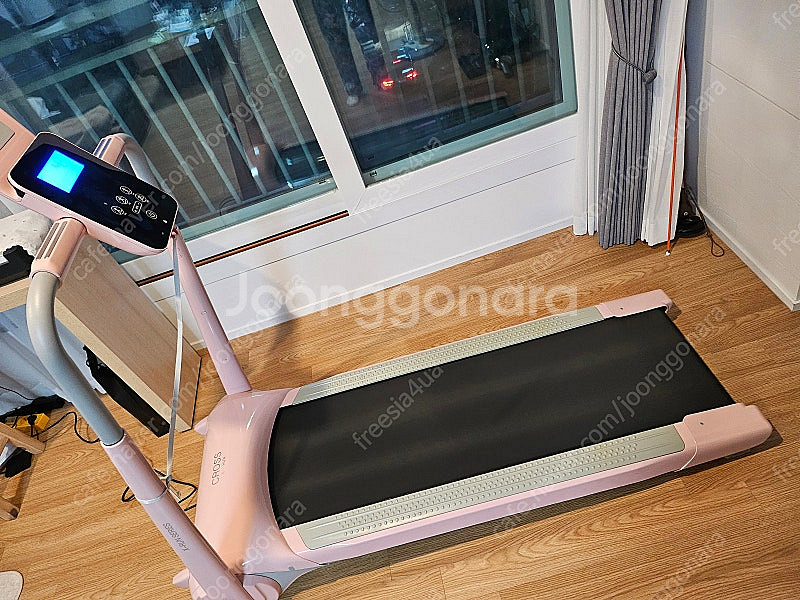 크로스 엑스런 런닝머신 핑크 팝니다--2