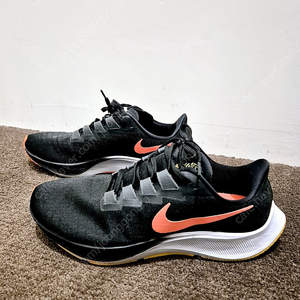 나이키 줌 페가수스 37 블랙/오렌지 US 9.5사이즈