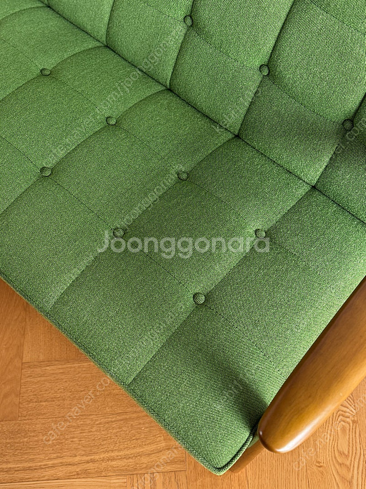 가리모쿠 60 2인체어 타프그린 월넛 과 가리모쿠 60와 리빙테이블 소파테이블 S 월넛(제브라)-별도판매--9