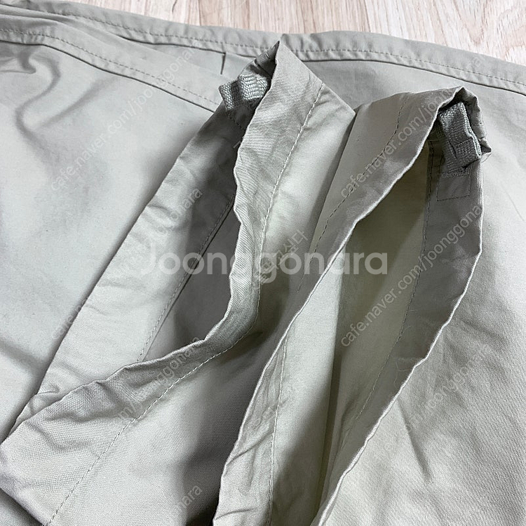 UniqloU 유니클로U 와이드핏 파라슈트 팬츠 내추럴...--1
