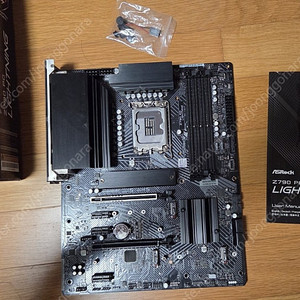 에즈락 z790 pg 라이트닝 d5 팝니다