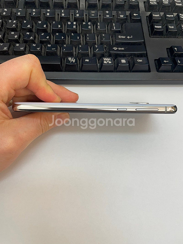 갤럭시S10E 화이트 128GB 상태좋은 중고11만팝니...--6