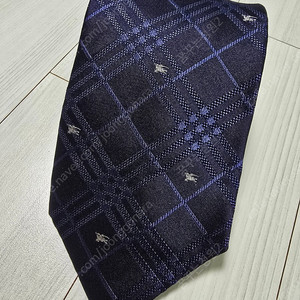 버버리 넥타이 폭 9cm 네이비체크 정품 운포