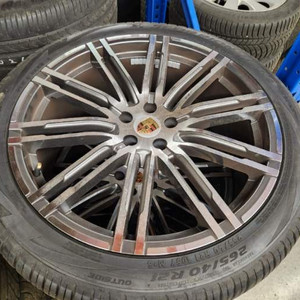 포르쉐 265/40R21 타이어 마칸 터보 휠 세트 판매합니다