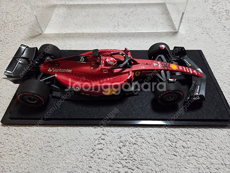BBR 페라리 f1-75 1:18 샤를 르끌레르 다이캐...--0