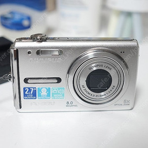 올림푸스 FE-330 팝니다(전용충전기, 정품 베터리2개)
