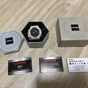 지샥 GMA-S2100WT-7A2DR 팝니다.