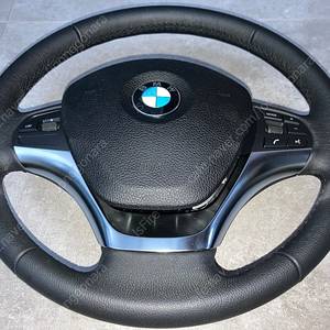 BMW ﻿F30 15년식 핸들 판매합니다.