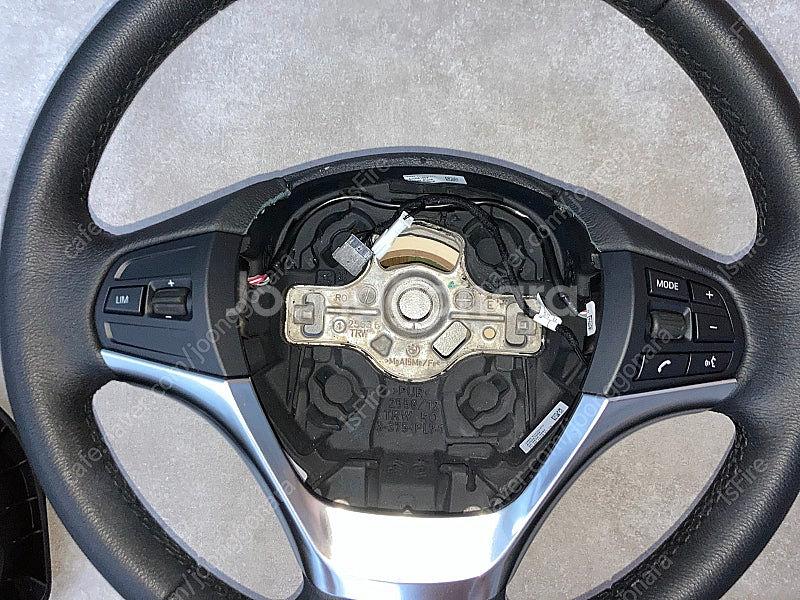 BMW ﻿F30 15년식 핸들 판매합니다.--3