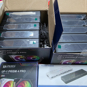 (직구)UPSIREN 120mm팬 흡기6개 배기5개 ARGB 쿨링팬 , 쿨러 배분기 일괄 판매 합니다.( 새제품)