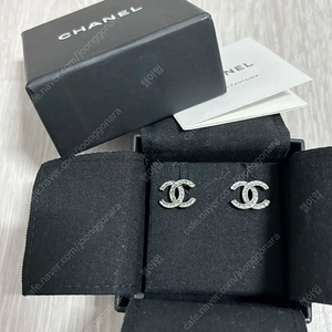 샤넬 앤틱 CC 로고 귀걸이