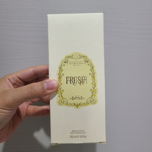 산타마리아노벨라 바노쉬우마 프리지아 바디워시 250ml 새것