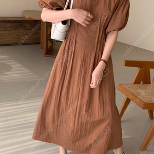 보웬 핀턱 퍼프소매 원피스 브릭컬러