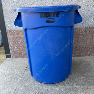 러버메이드 브루트 121L 파랑, 노랑