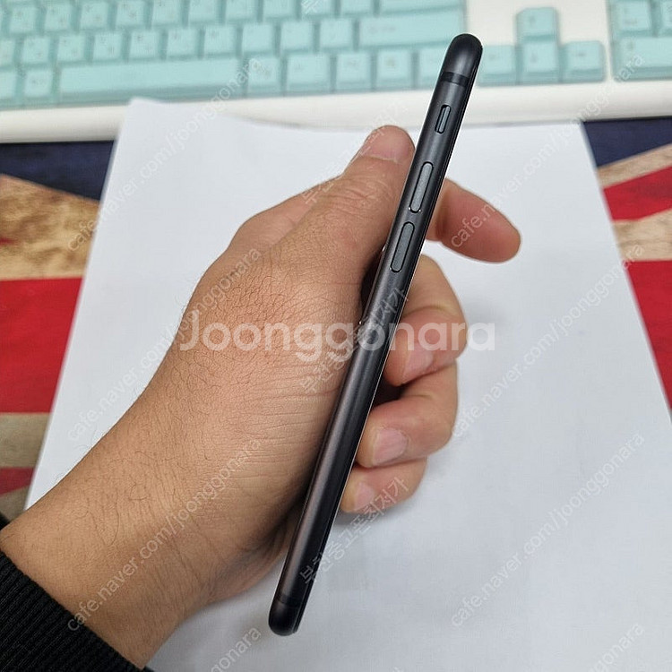 025097 아이폰8 64 블랙 SSS급 중고폰 18만...--4