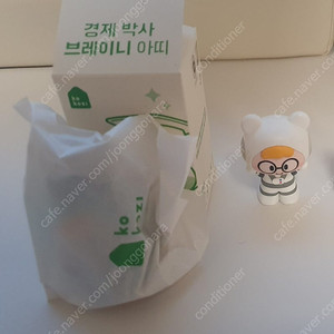 코코지하우스 우주인, 경제박사 아띠