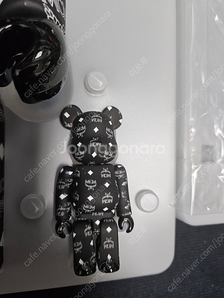 베어브릭 x MCM 100% + 400% SET 판매합...--1