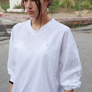 새상품 L사이즈 로우클래식 아노락 스웻셔츠 Lc NYLON SWEATSHIRT_white