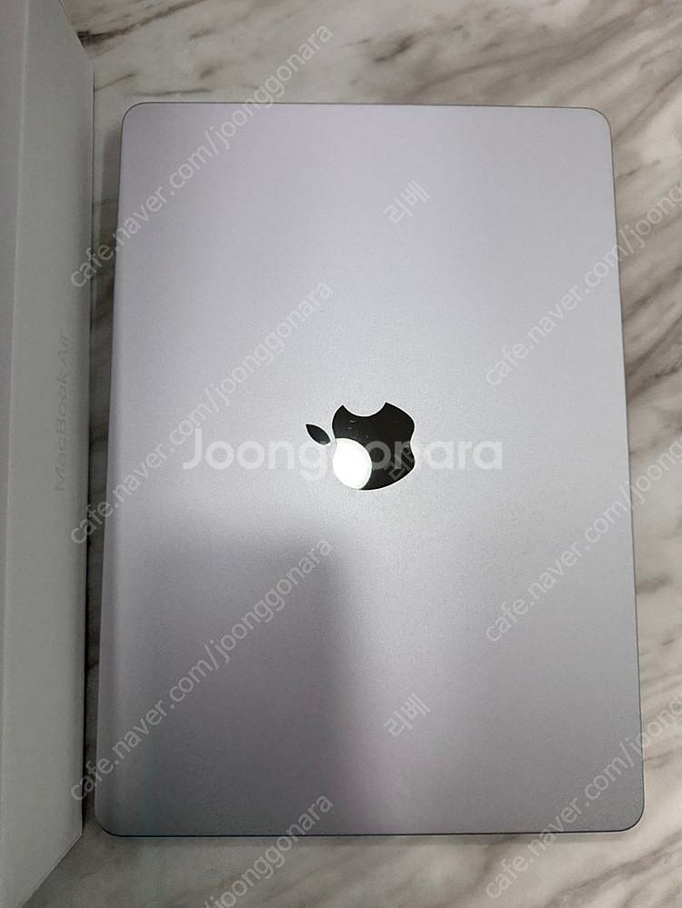 애플 맥북 에어 M2 13인치 / 8GB 램 / 256GB SSD, 실버색상--0